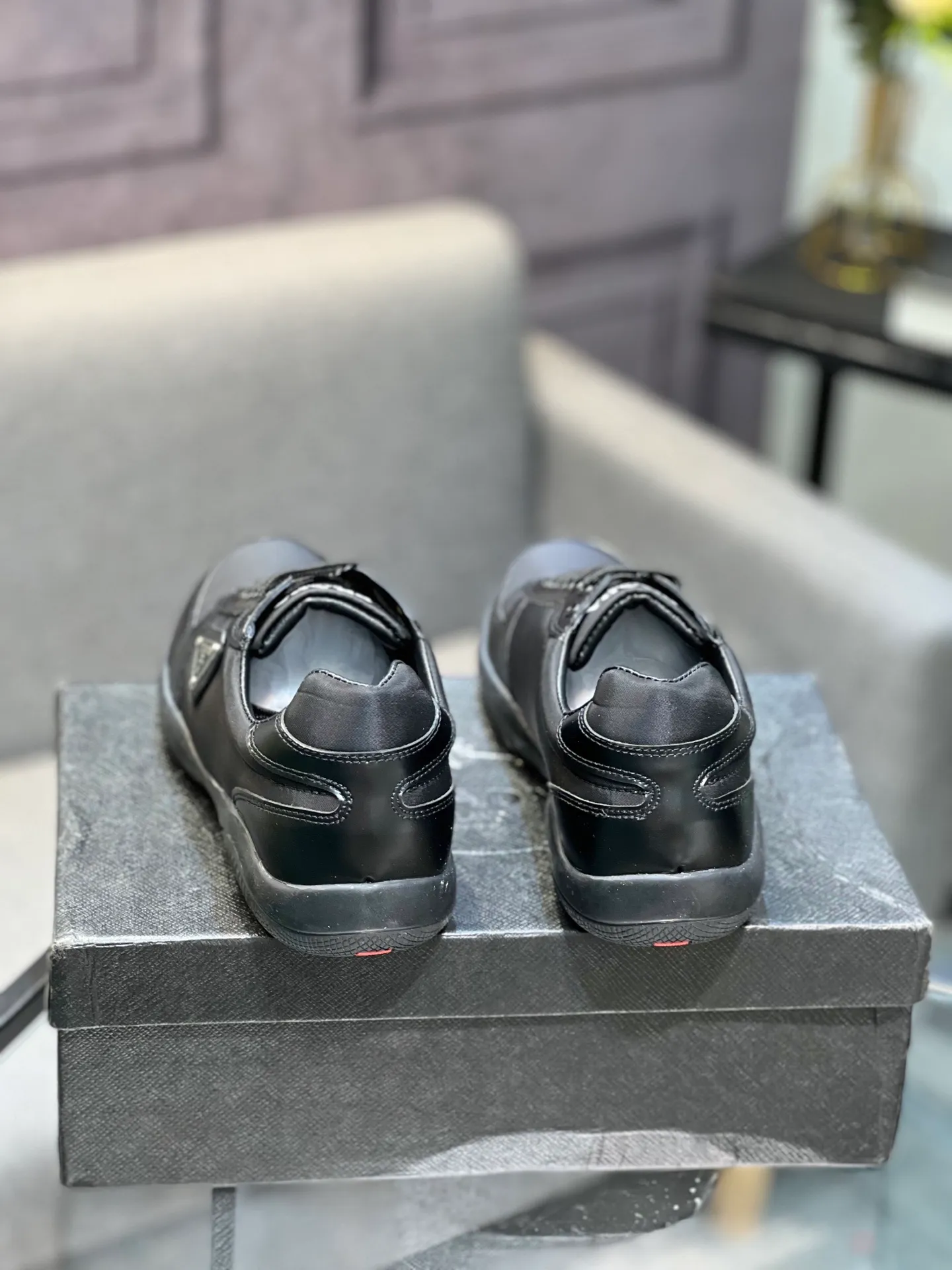 Men's men's shoes 💰440 [PRADA—Prada] 2025 latest model 🙈original replica! 👟👟👟Available here. The workmanship is top-notch. The upper is made of Italian 🇮🇹Imported calfskin. ❗️Breathable genuine leather lining @Suitable for travel. The original version has an enlarged engraved sole, making it suitable for all kinds of travels, showing low-key luxury. Size: 38-44 yards
